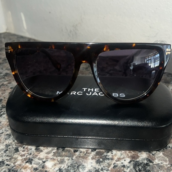 Marc Jacobs Sunglasses NIB - Picture 6 of 9